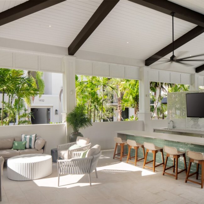 cms_6632d4e6-4b71-4105-82e0-6bf9e0904c86-Savio Delray- Pool Lounge & Kitchen